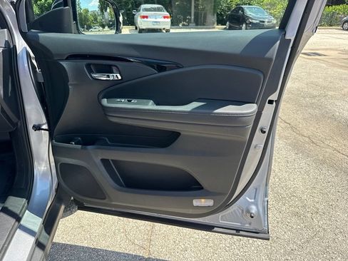 Used 2022 Honda Pilot Elite image 47