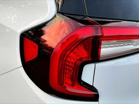 Used 2022 GMC Terrain SLE w/ Driver Convenience Package image 25