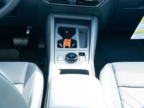 New 2026 Volkswagen Tiguan SE FWD image 35