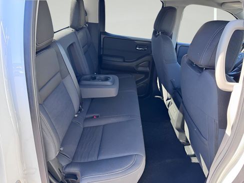 Used 2024 Nissan Frontier SV image 32