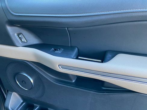 Used 2024 Ford Expedition Limited image 50