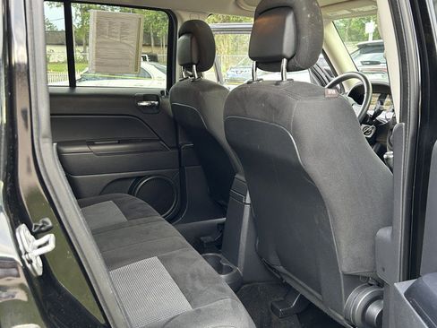 Used 2016 Jeep Patriot Latitude w/ Sun/Sound Group AWD/4WD image 15