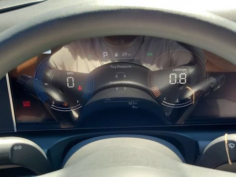 New 2027 Hyundai Santa Cruz SE FWD image 9