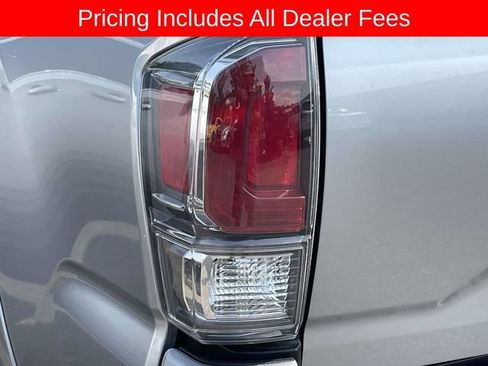 Used 2022 Toyota Tacoma TRD Sport w/ Technology Package AWD/4WD image 8