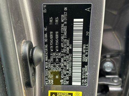 Used 2016 Toyota Highlander Plus w/ Preferred Accessory Package FWD image 40