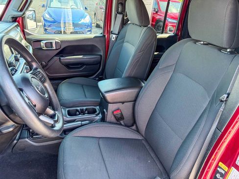 Used 2021 Jeep Wrangler Unlimited Sport AWD/4WD image 17