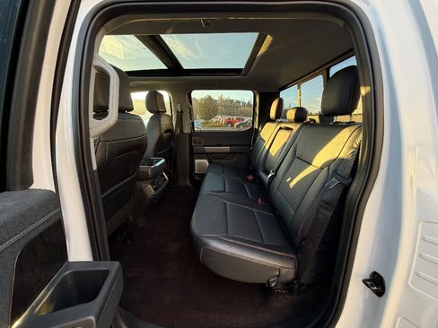 Used 2021 Ford F150 Lariat w/ Equipment Group 502A High AWD/4WD image 3