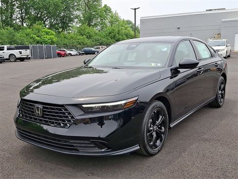 New 2025 Honda Accord SE image 2