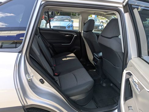 Used 2025 Toyota RAV4 XLE w/ Convenience Package AWD/4WD image 31