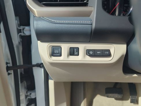 Used 2021 GMC Acadia Denali w/ Denali Technology Package FWD image 20