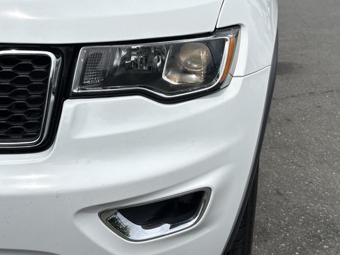 Used 2019 Jeep Grand Cherokee Limited AWD/4WD image 11