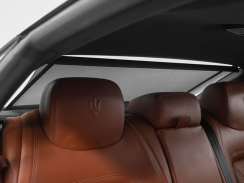 Used 2023 Maserati Quattroporte Modena RWD image 34