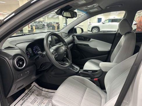 Used 2023 Hyundai Kona SEL image 9