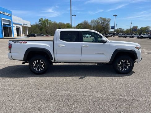 Used 2021 Toyota Tacoma TRD Off-Road w/ Technology Package image 6