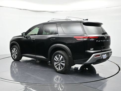 New 2025 Nissan Pathfinder SL image 7