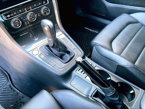 Used 2018 Volkswagen Golf Alltrack SEL image 19