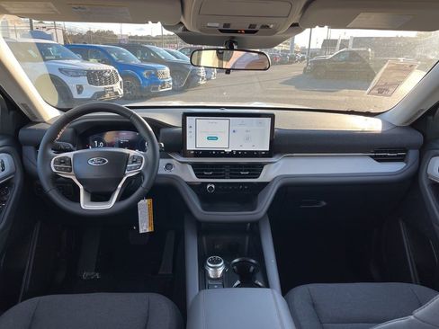 New 2026 Ford Explorer Active AWD/4WD image 6