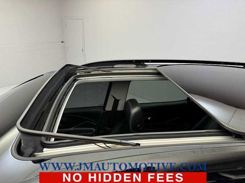 Used 2022 GMC Terrain SLT w/ Tech Package image 11