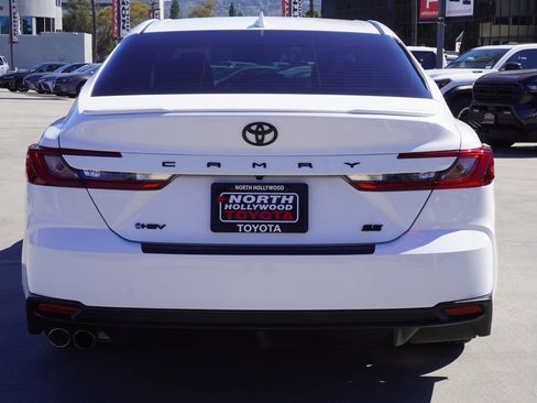 Used 2025 Toyota Camry SE FWD image 6