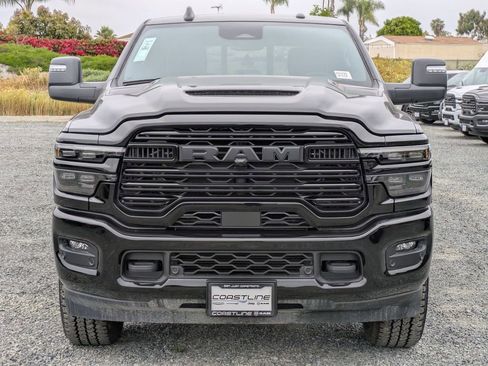 Used 2025 RAM 2500 Laramie AWD/4WD image 2