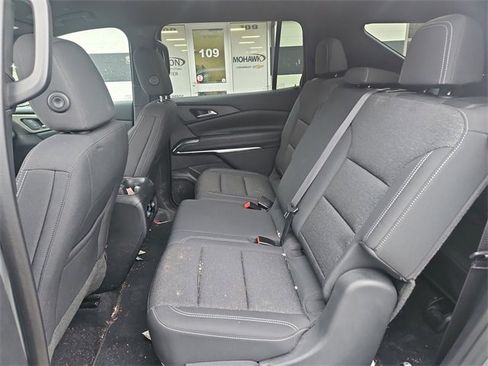 Used 2024 Chevrolet Traverse LS image 10