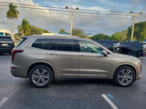 Certified 2022 Cadillac XT6 Premium Luxury image 6