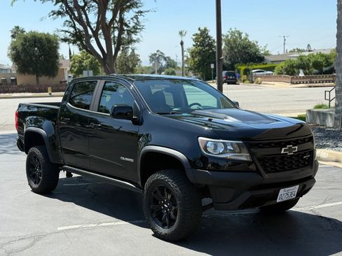 Used 2018 Chevrolet Colorado ZR2 w/ ZR2 Midnight Special Edition image 2