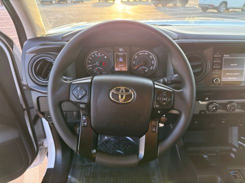 Used 2022 Toyota Tacoma SR image 14