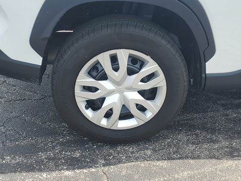 Used 2025 Toyota Corolla Cross L image 7