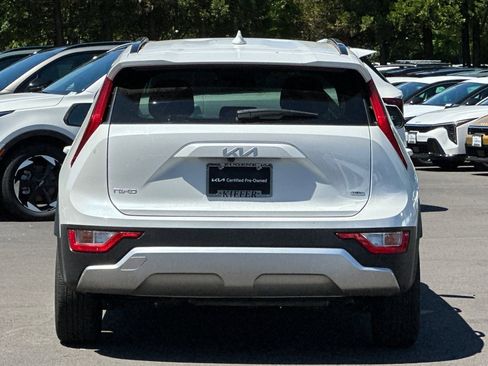Certified 2025 Kia Niro LX FWD image 5