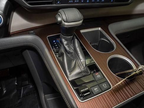 Used 2021 Toyota Sienna XLE w/ XLE Plus Package image 18