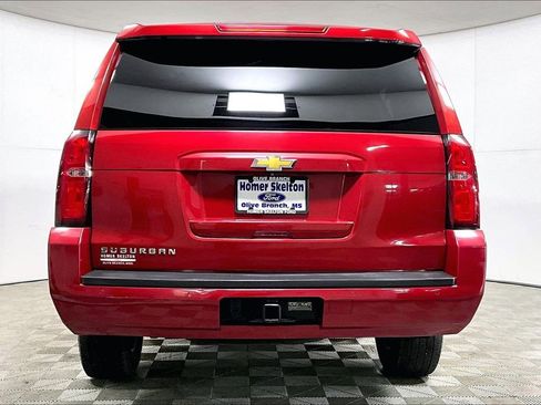 Used 2015 Chevrolet Suburban LT image 4