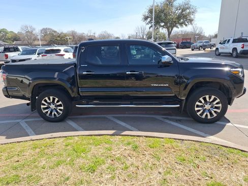 Used 2022 Toyota Tacoma Limited image 7