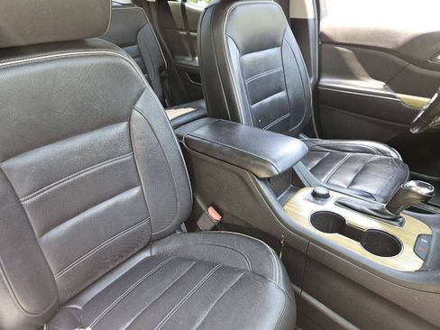 Used 2018 GMC Acadia Denali w/ Technology Package AWD/4WD image 20