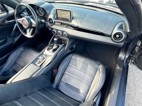 Used 2017 FIAT 124 Spider Lusso image 28