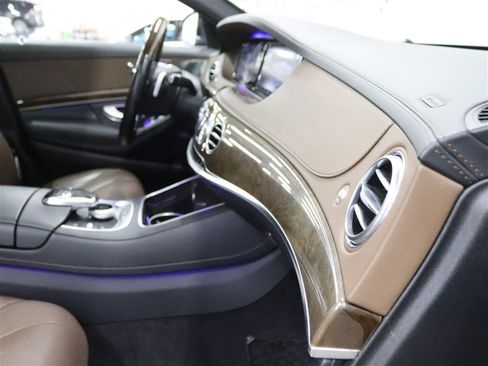 Used 2015 Mercedes-Benz S 550 4MATIC Sedan image 32