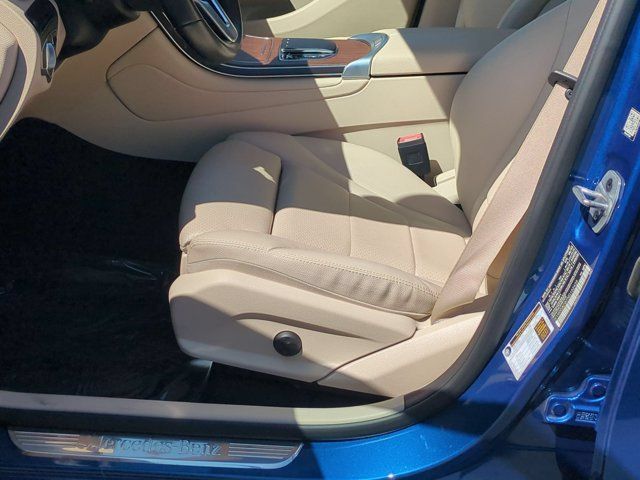 Used 2022 Mercedes-Benz GLC 300 image 12
