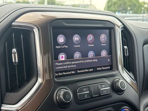 Used 2020 Chevrolet Silverado 1500 High Country w/ Technology Package AWD/4WD image 8