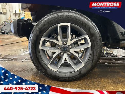 Used 2024 Jeep Wrangler Unlimited w/ Convenience Group AWD/4WD image 33