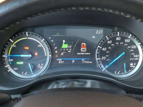 Used 2020 Toyota Highlander XLE image 28