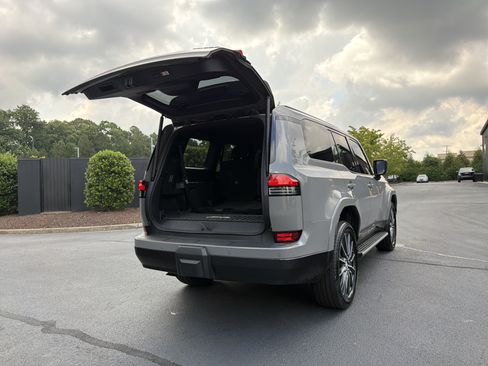 Used 2025 Lexus GX 550 w/ Accessory Package (2T) AWD/4WD image 50