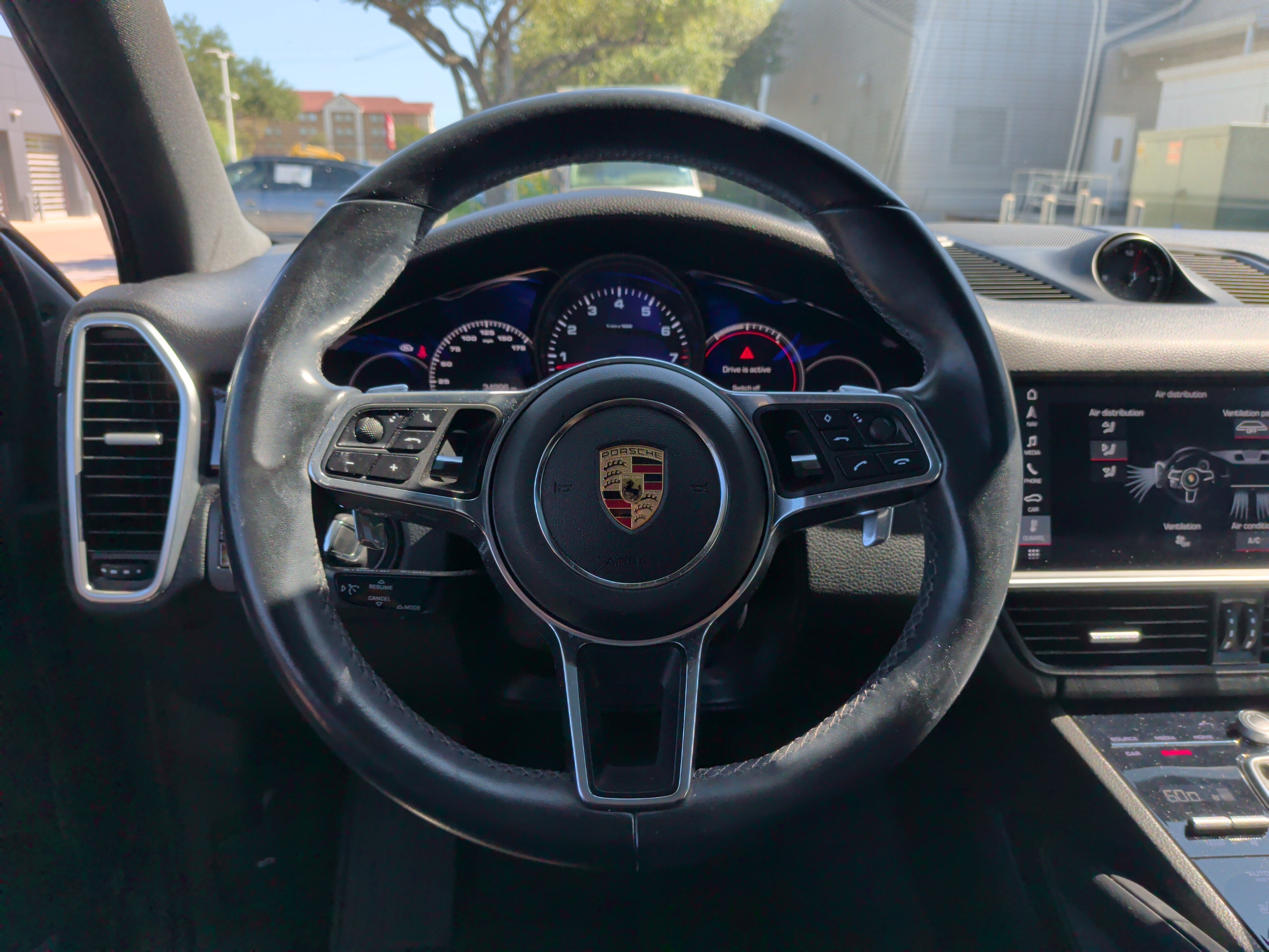 Used 2020 Porsche Cayenne AWD/4WD image 17