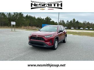 Used 2021 Toyota RAV4 LE video 1