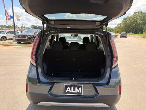 Used 2025 Kia Soul LX w/ LX Technology Package FWD image 18