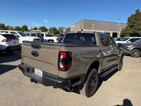 Used 2025 Ford Ranger Lariat w/ FX4 Off-Road Package AWD/4WD image 5