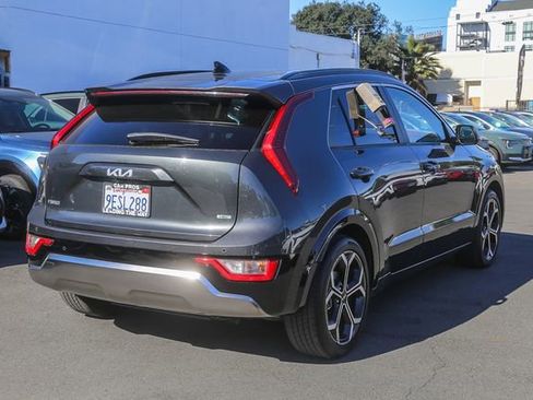Used 2023 Kia Niro EX Touring image 10