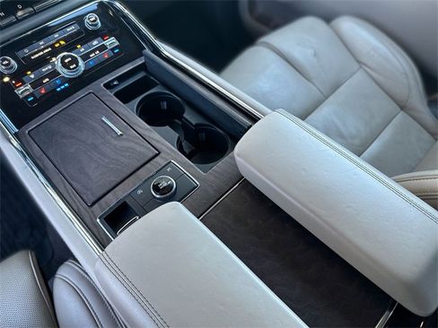 Used 2023 Lincoln Navigator Reserve image 22