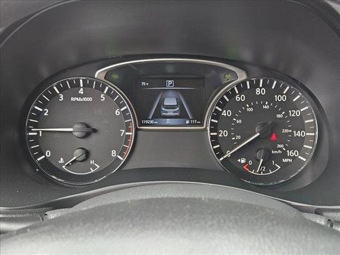 Used 2019 Nissan Pathfinder S FWD image 13