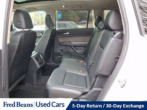 Certified 2022 Volkswagen Atlas SE w/ Panoramic Sunroof Package image 11