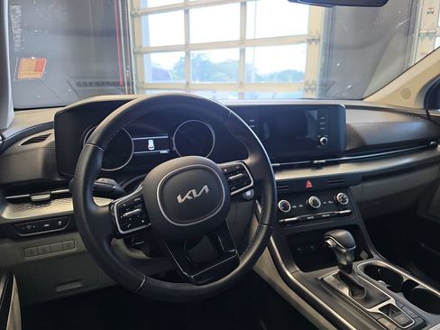 Certified 2022 Kia Carnival LX FWD image 19